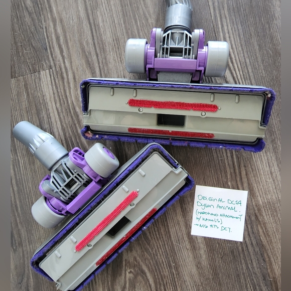 Dyson Animal DC14 Hardwood Attachment w/ Wheels - Picture 3 of 4